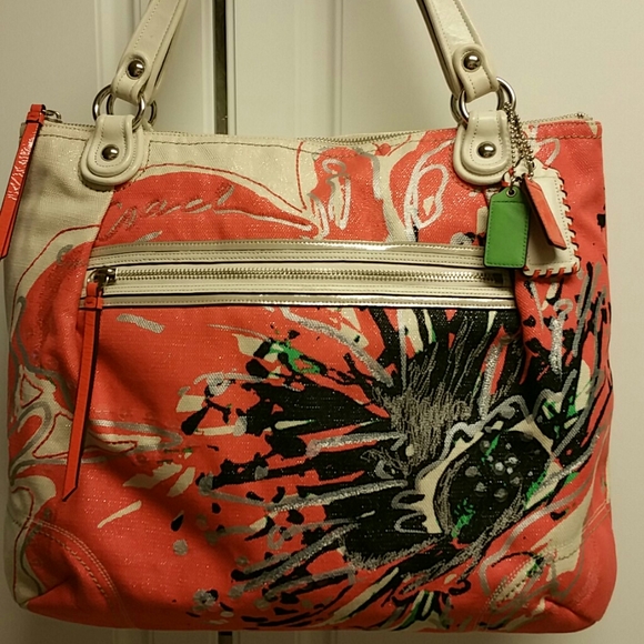 Coach Handbags - Coach NWOT Purse